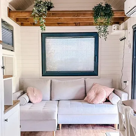 Dolce Casa 2 By Tiny Away Holiday home